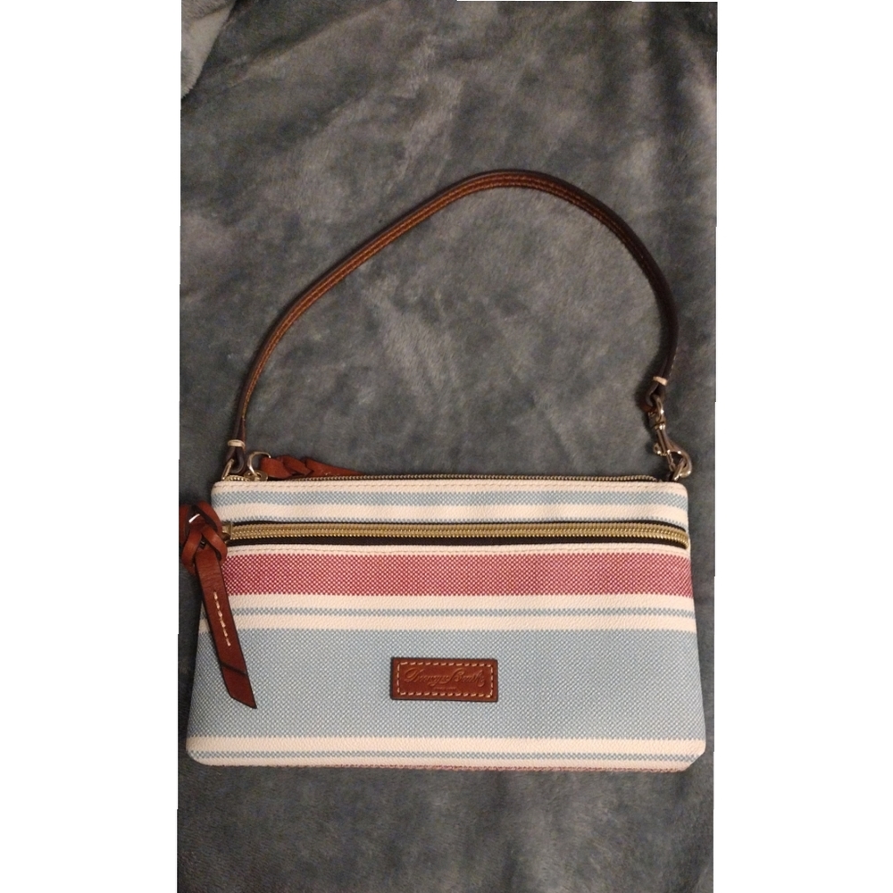 Dooney & Bourke wristlet